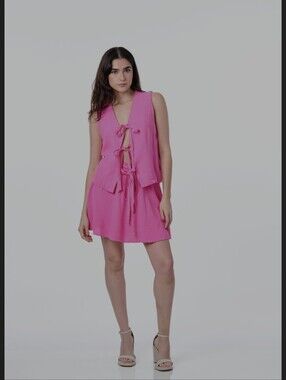 NWT Annie Wear Los Angeles Hot Pink Linen Blend 2-Piece Shorts & Tie Vest Set L